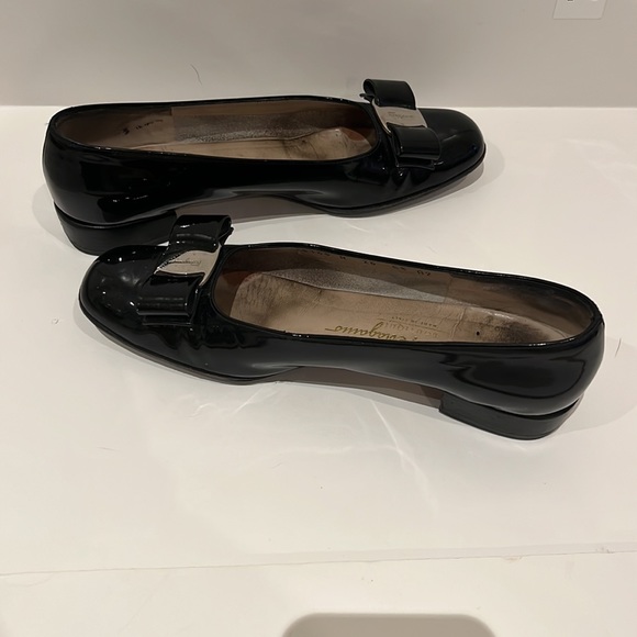Salvatore Ferragamo Patent Leather Flats with Bow, Silver - Picture 8 of 13